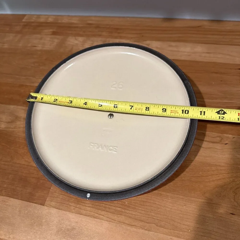 Le Creuset Dutch Oven ORANGE/RED #26 5.5 Qt  11.5